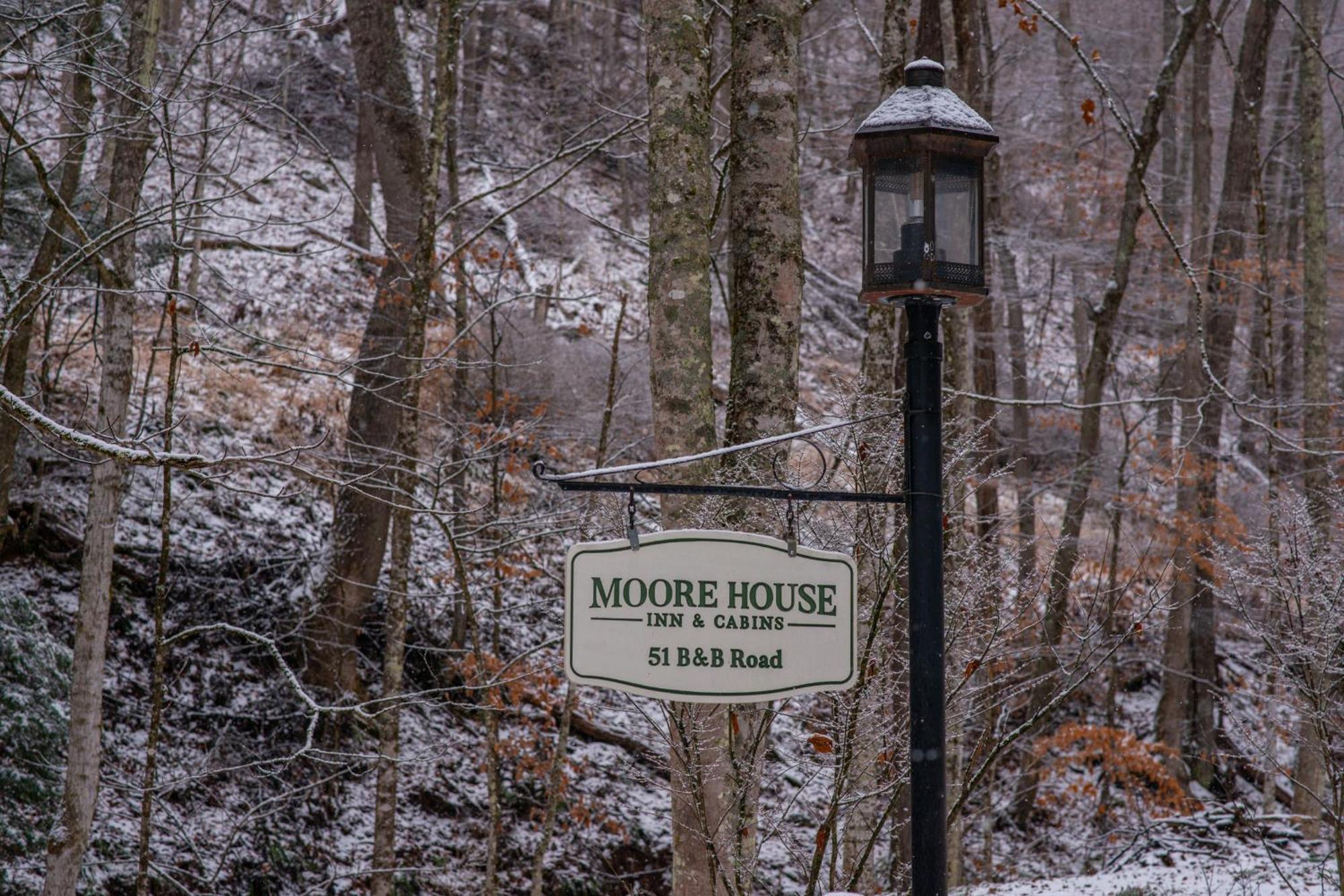 Moore House Inn & Cabins Marlinton ภายนอก รูปภาพ