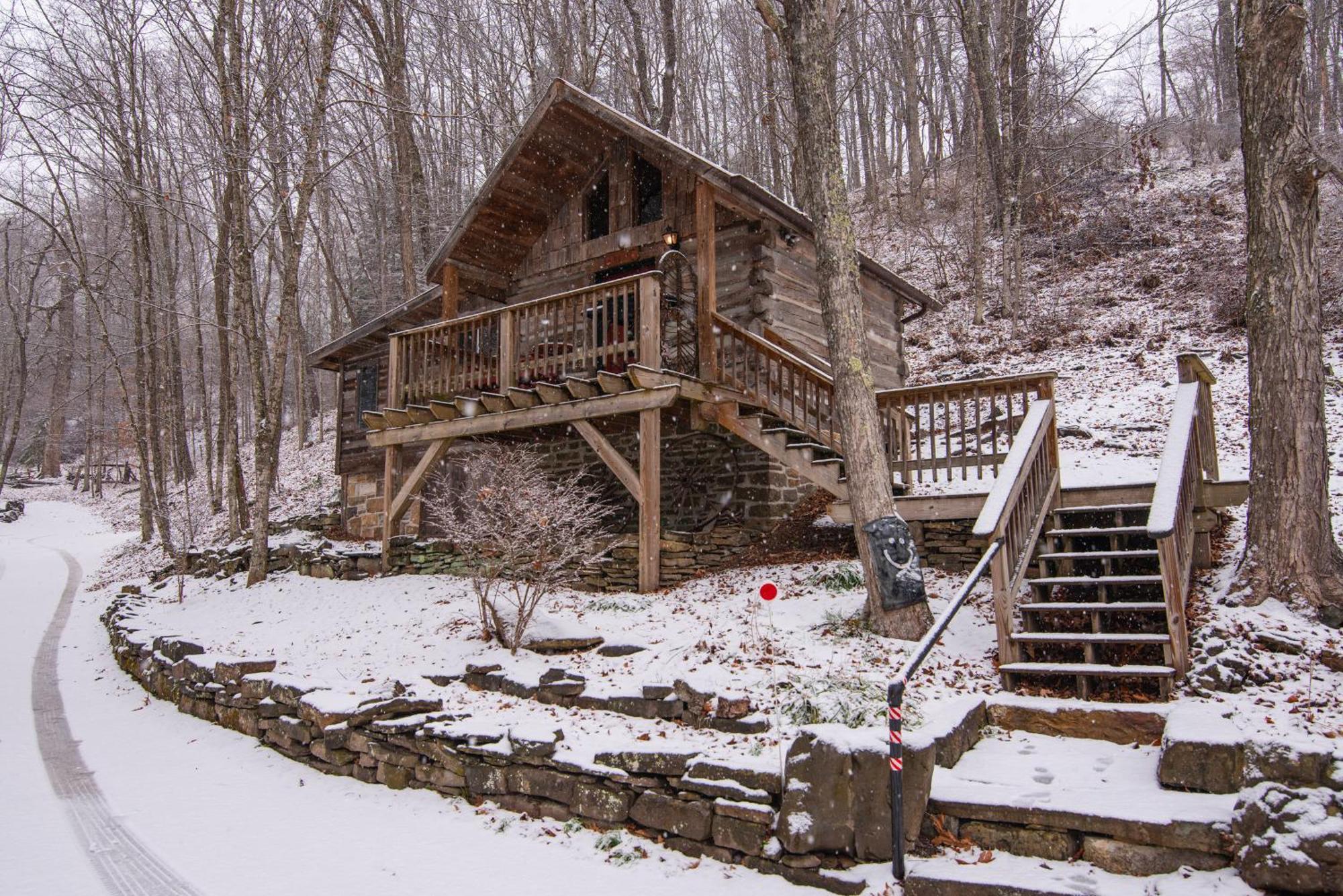 Moore House Inn & Cabins Marlinton ภายนอก รูปภาพ