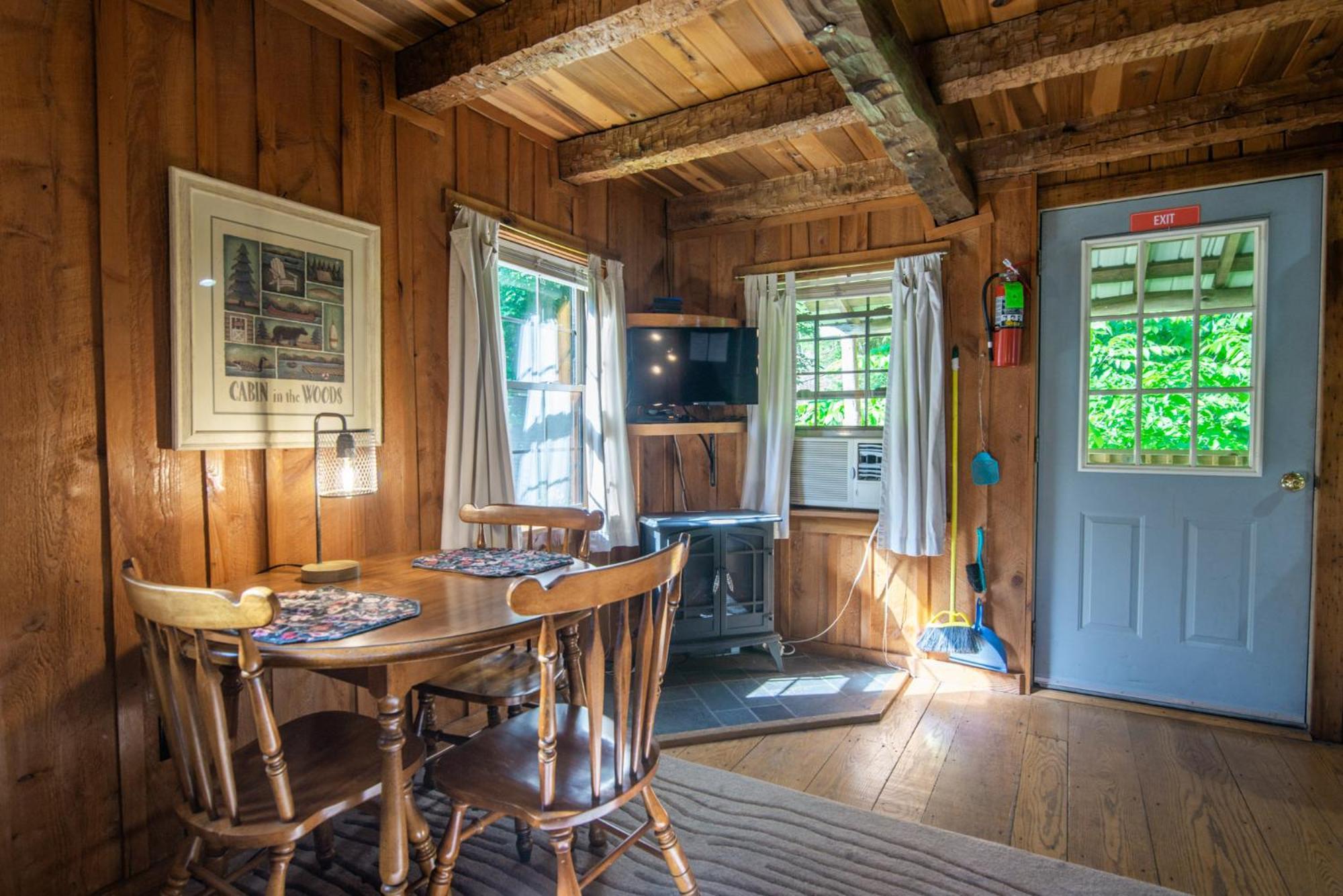 Moore House Inn & Cabins Marlinton ห้อง รูปภาพ