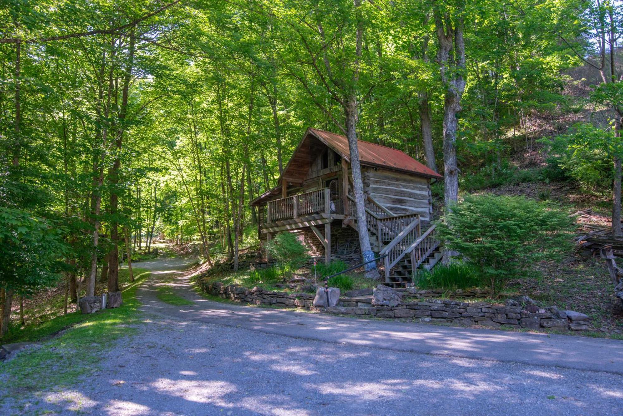 Moore House Inn & Cabins Marlinton ภายนอก รูปภาพ