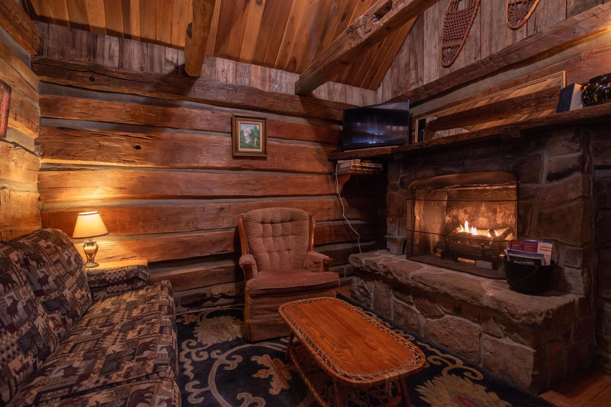 Moore House Inn & Cabins Marlinton ภายนอก รูปภาพ
