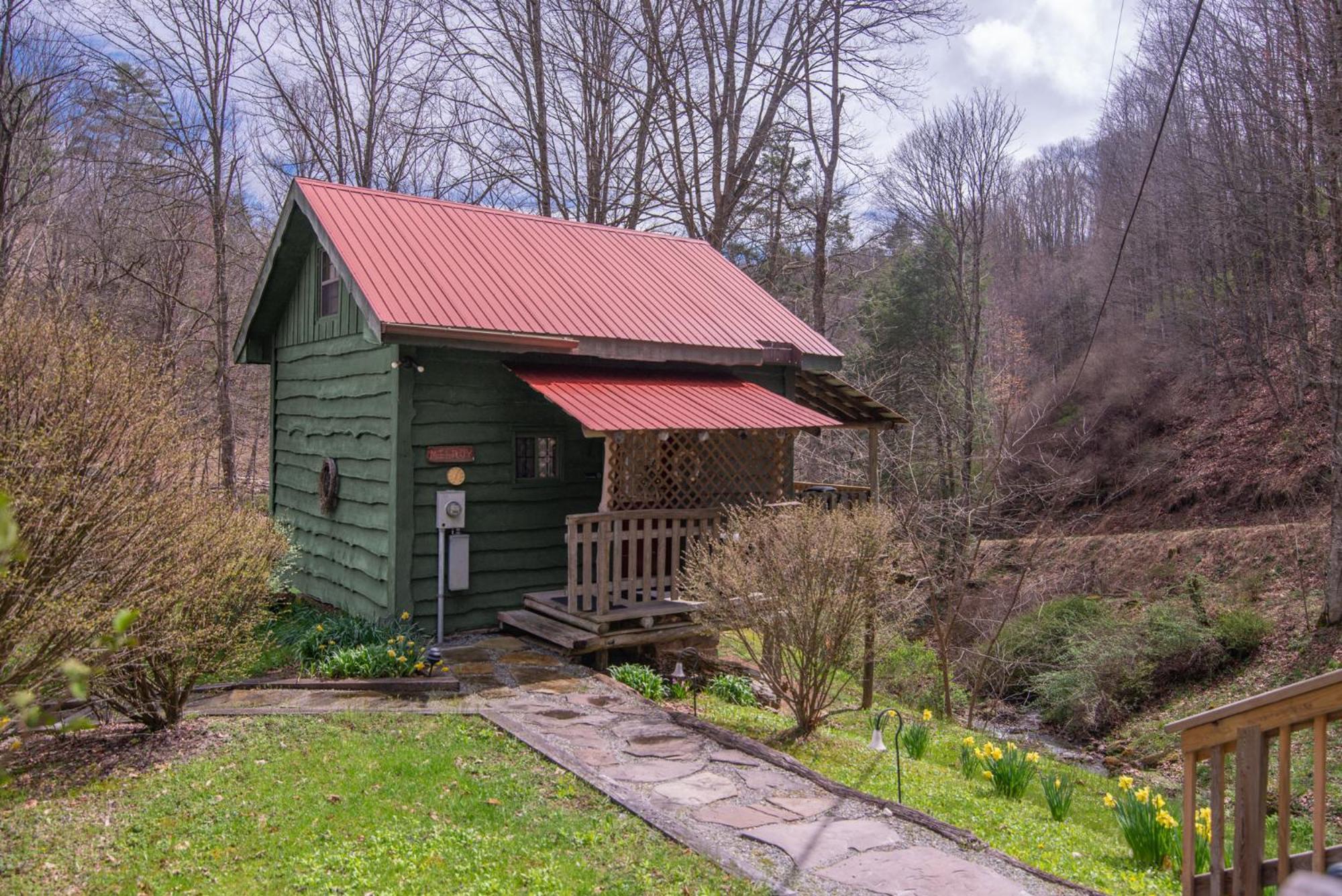 Moore House Inn & Cabins Marlinton ภายนอก รูปภาพ