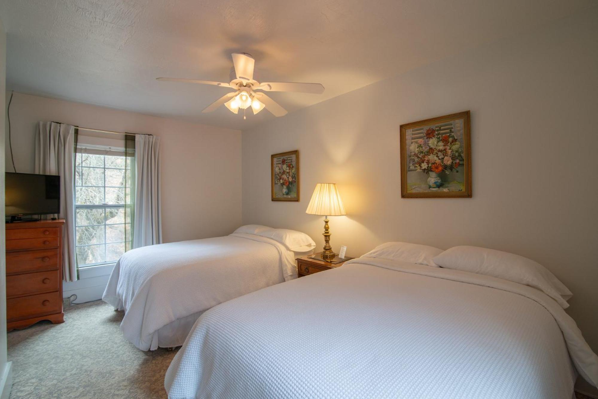 Moore House Inn & Cabins Marlinton ห้อง รูปภาพ