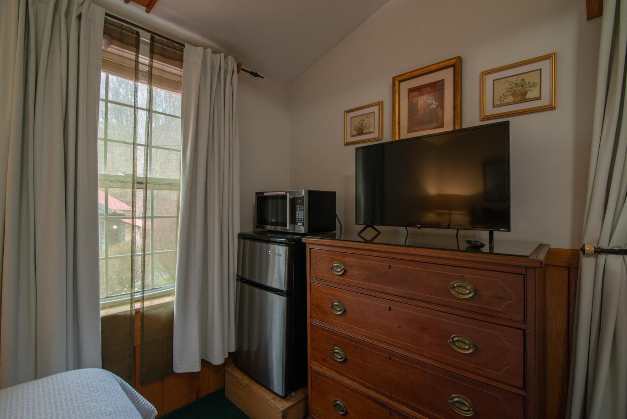 Moore House Inn & Cabins Marlinton ภายนอก รูปภาพ